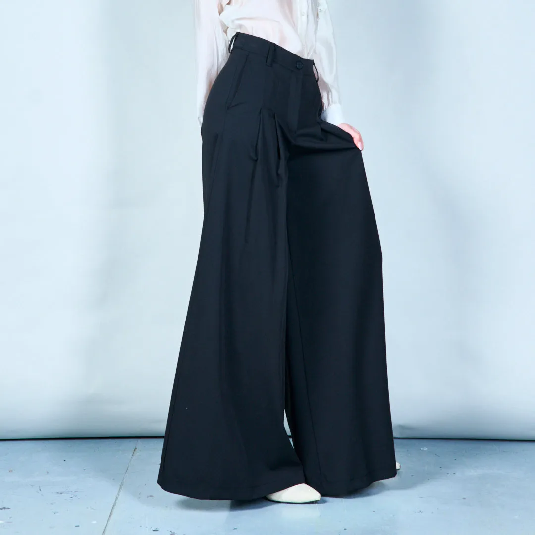 Pleated wide-leg trousers wholesale