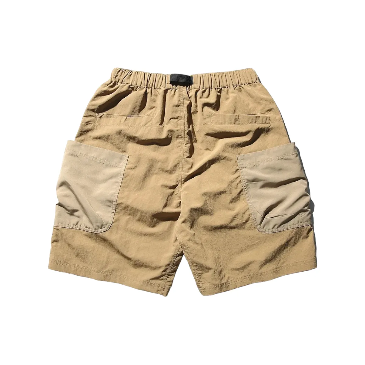 Technical camping shorts with contrast pocket